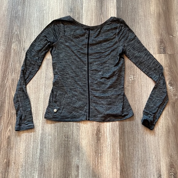 Lululemon long sleeve tee - Picture 4 of 5